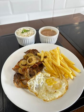 BIFE A CAVALO