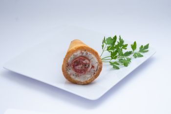 PIZZA NO CONE CALABRESA E QUEIJO C/5