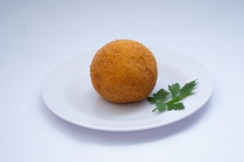 BOLINHO DE CARNE SECA C/ MASSA DE MANDIOCA C/10