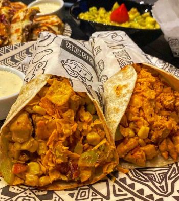 COMBO 03-  1 BURRITO ACAPULCO,1 BATATA P E 1 REFRI LATA