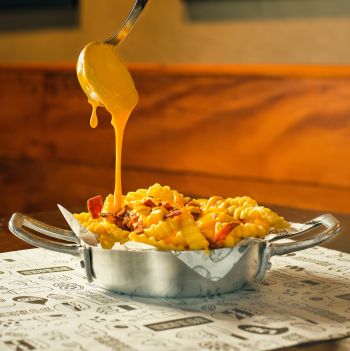 **BATATA CHEDDAR E BACON**