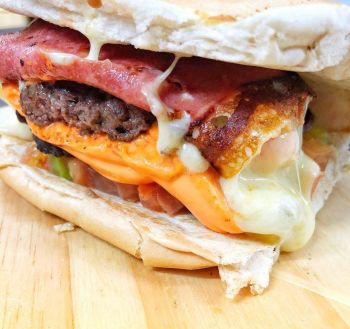 X-BURGUER C/CHEDDAR + COCA 200ML